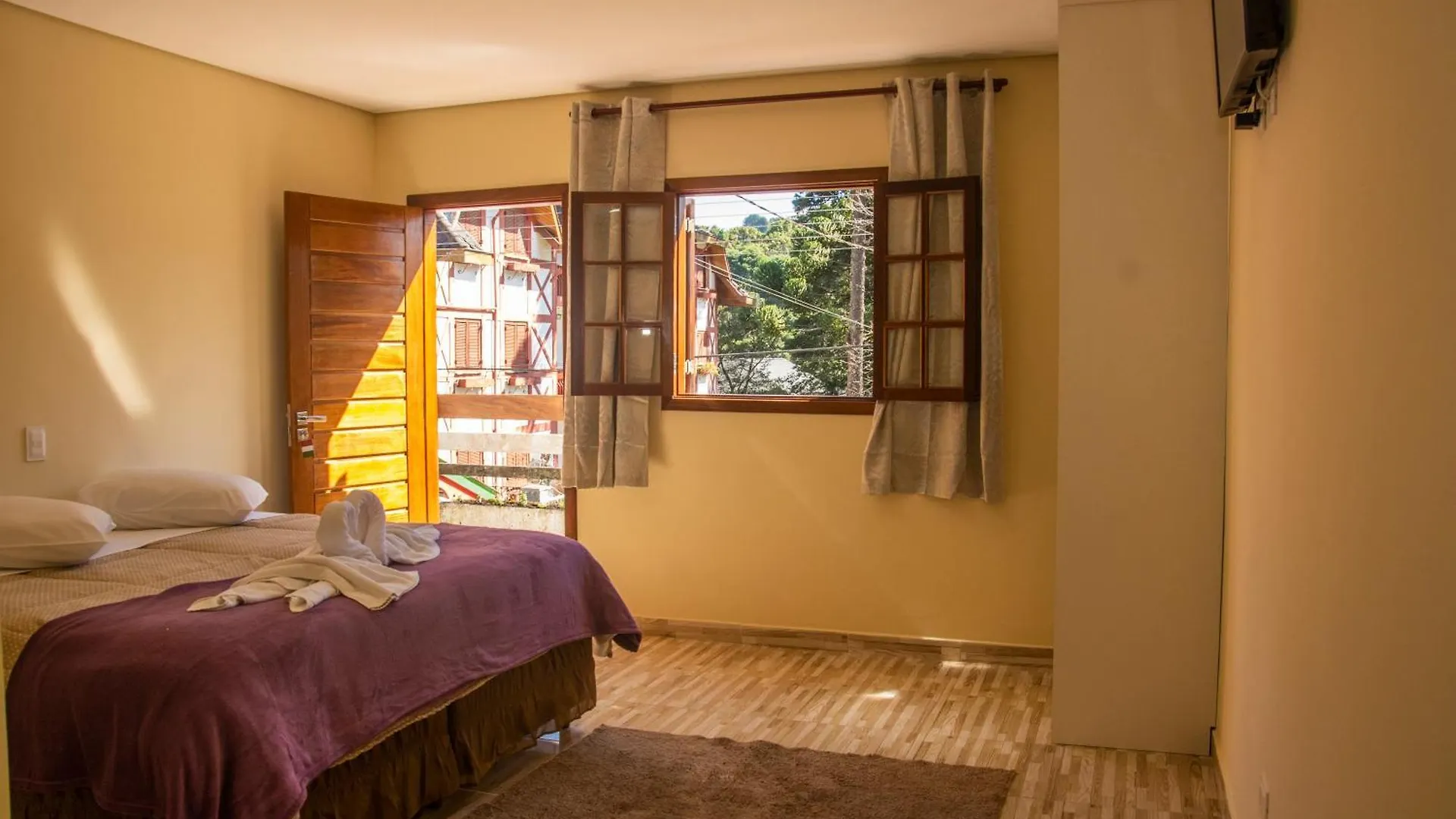 酒店 Villaggio Di Roma Suites Campos do Jordão
