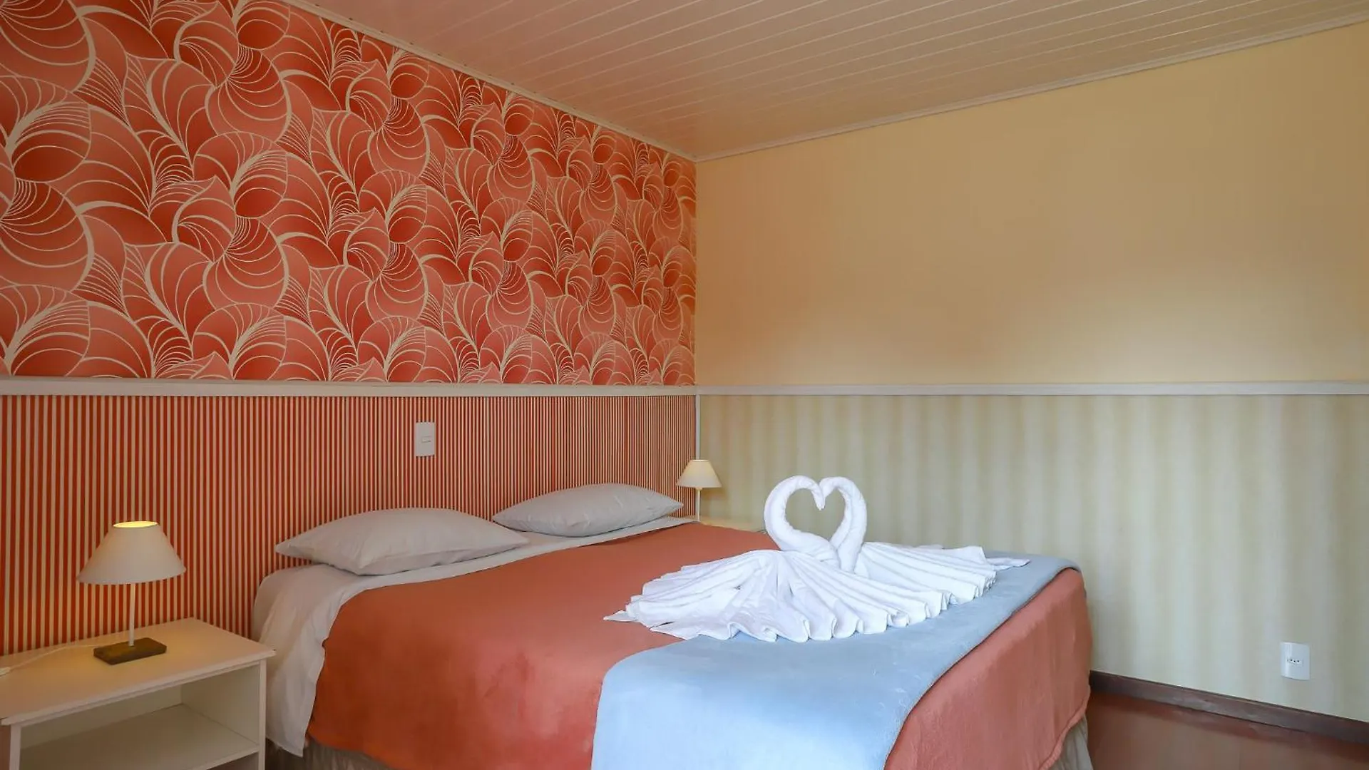 酒店 Villaggio Di Roma Suites Campos do Jordão
